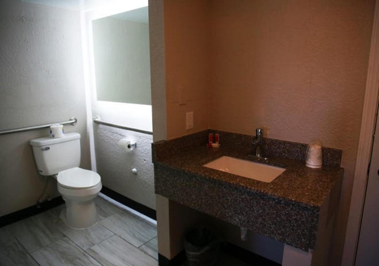 Days Inn And Suites By Wyndham Port Huron Eksteriør billede
