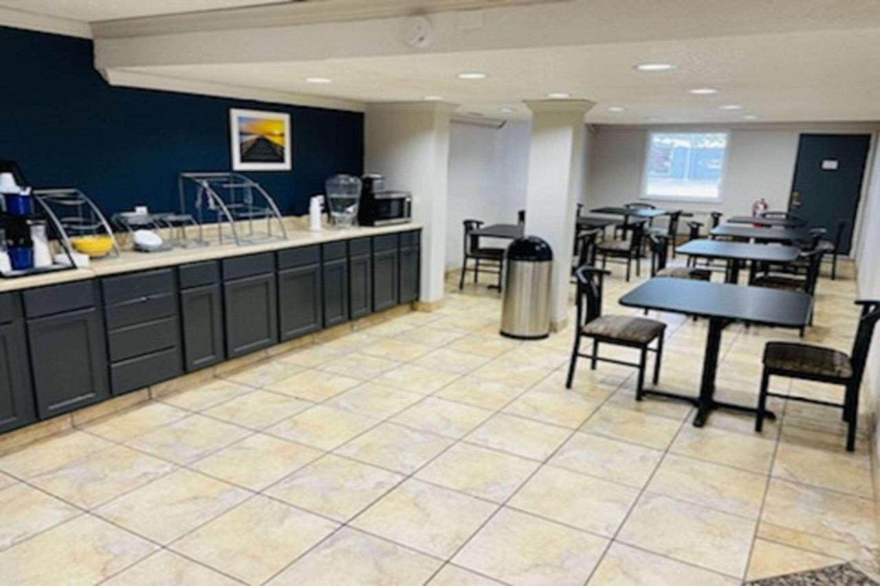 Days Inn And Suites By Wyndham Port Huron Eksteriør billede