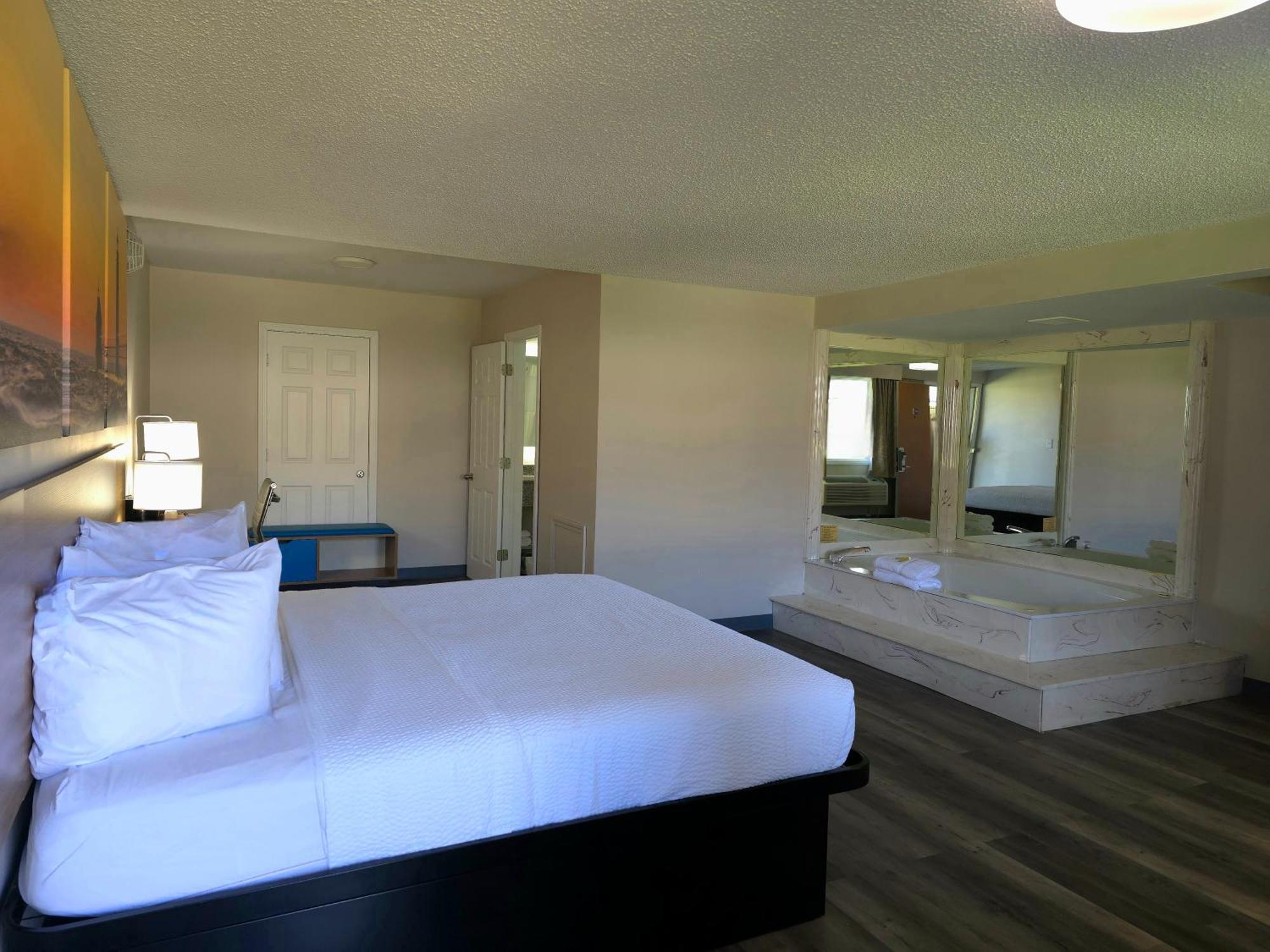 Days Inn And Suites By Wyndham Port Huron Eksteriør billede