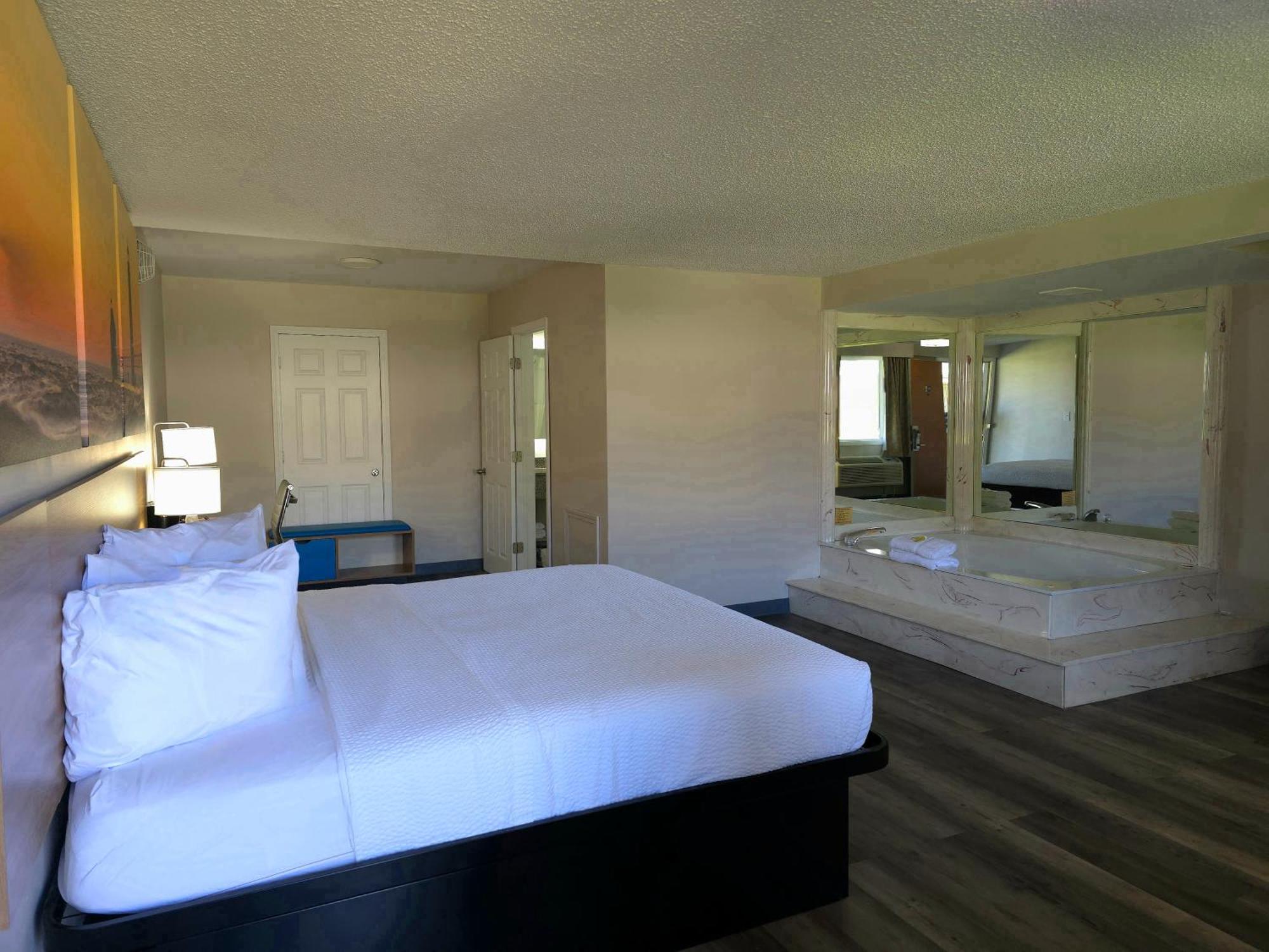 Days Inn And Suites By Wyndham Port Huron Eksteriør billede