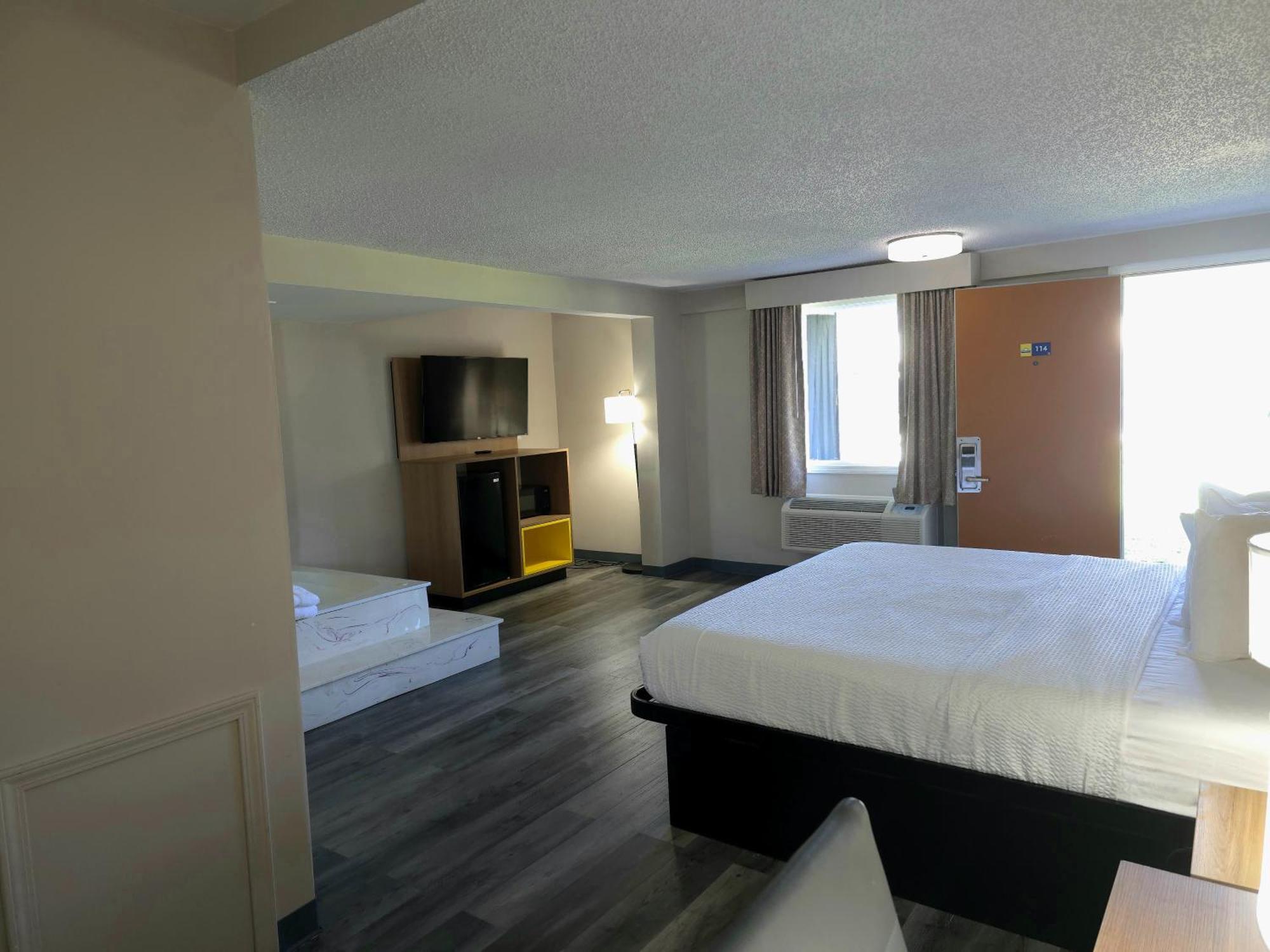 Days Inn And Suites By Wyndham Port Huron Eksteriør billede